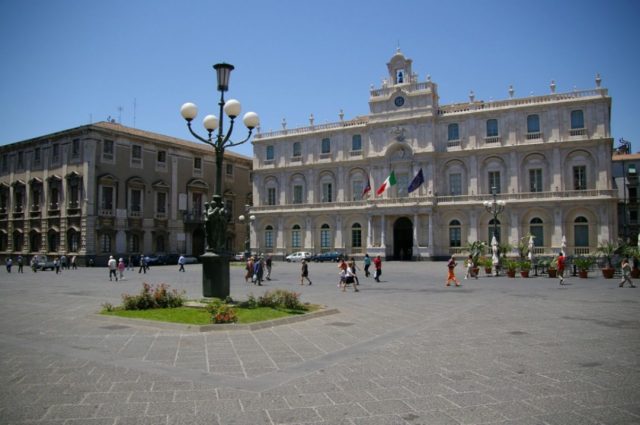 piazza-universita