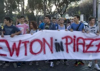 Un momento della manifestazione degli studenti a Roma, 10 ottobre 2014. ANSA/CLAUDIO PERI (foto: ANSA)