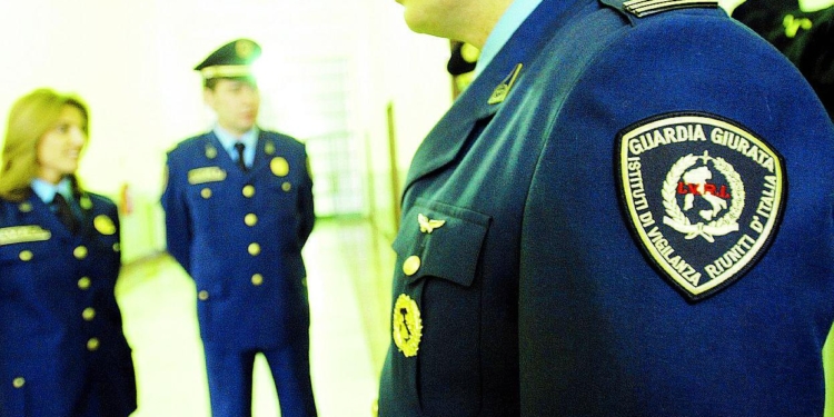 guardie giurate att. Rotondo  (Agenzia: FOTOGRAMMA)  (NomeArchivio: TRIBUfm3.JPG)