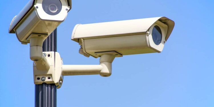 Palermo blindata: in arrivo 60 nuove telecamere. Varchi frena sulla chiusura dei locali