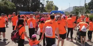 Oltre 6000 partecipanti alla StraPapà di Palermo: una marea arancione invade la città