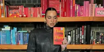 Un “risarcimento” di cultura: Dua Lipa dona libri a Palermo dopo le polemiche sulle nozze blindate
