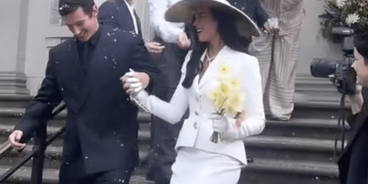 Matrimonio dell’anno in Sicilia: Dua Lipa e Callum Turner atterrano a Palermo