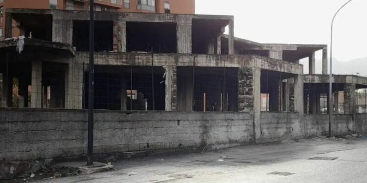 Addio all’ecomostro di via Tiro a Segno: al via la riqualificazione dell’area