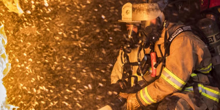 Paura sulla Palermo-Catania: auto in fiamme nella galleria Tremonzelli, traffico in tilt