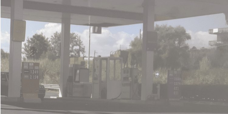distributore benzina a Lentini provincia di Siracusa