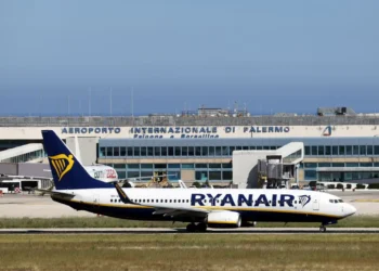 aereo ryanar in partenza da aeroporto di Palermo