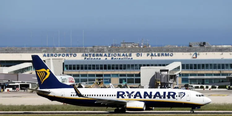 aereo ryanar in partenza da aeroporto di Palermo