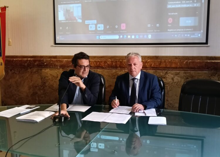 Sciopero dei tir, Anci Sicilia lancia un appello al Governo nazionale e alla Regione “Intervenire subito sul taglio delle accise per salvare l’economia dell’Isola”