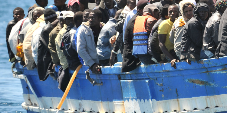 >>>ansapapa a lampedusa fara appello a prendersi cura dei migranti