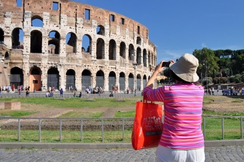 turisti colosseo 2 480x319