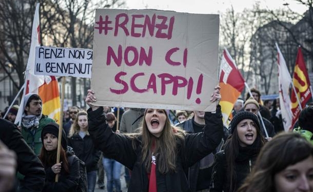 contestazione al premier matteo renzi che inaugura lanno accademico al politecnico di torino