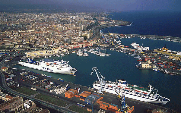 il porto di catania