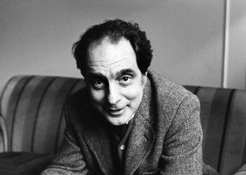 Italo Calvino, 
 [*** "Mindesthonorar 50 Euro. Gilt auch fîr die ausschlieñlich digitale Nutzung jeglicher Art, maximale Laufzeit Internet: 1 Jahr. Keine Nutzung als PR-Bild"    ****** "Minimum fee 50 euros. Fee also applies for digital use only, of all kinds. Maximum duration for use in Internet: 1 year. Image not for use in PR" ***]

 (Bildtechnik: Farbraum AdobeRGB, Bildgr∑ñe:  9.34 MByte vorhanden)