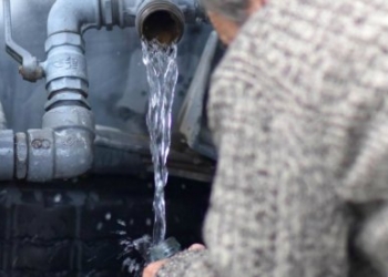 Foto Andrea Di Grazia/Lapresse 
29-10-2015
Messina
cronaca

La città di Messina senz'acqua, gli abitanti fanno rifornimento con le autobotti

Photo Andrea Di Grazia/Lapresse
29-10-2015
Messina (IT)
news

The city of Messina without water, residents are filling with water tankers