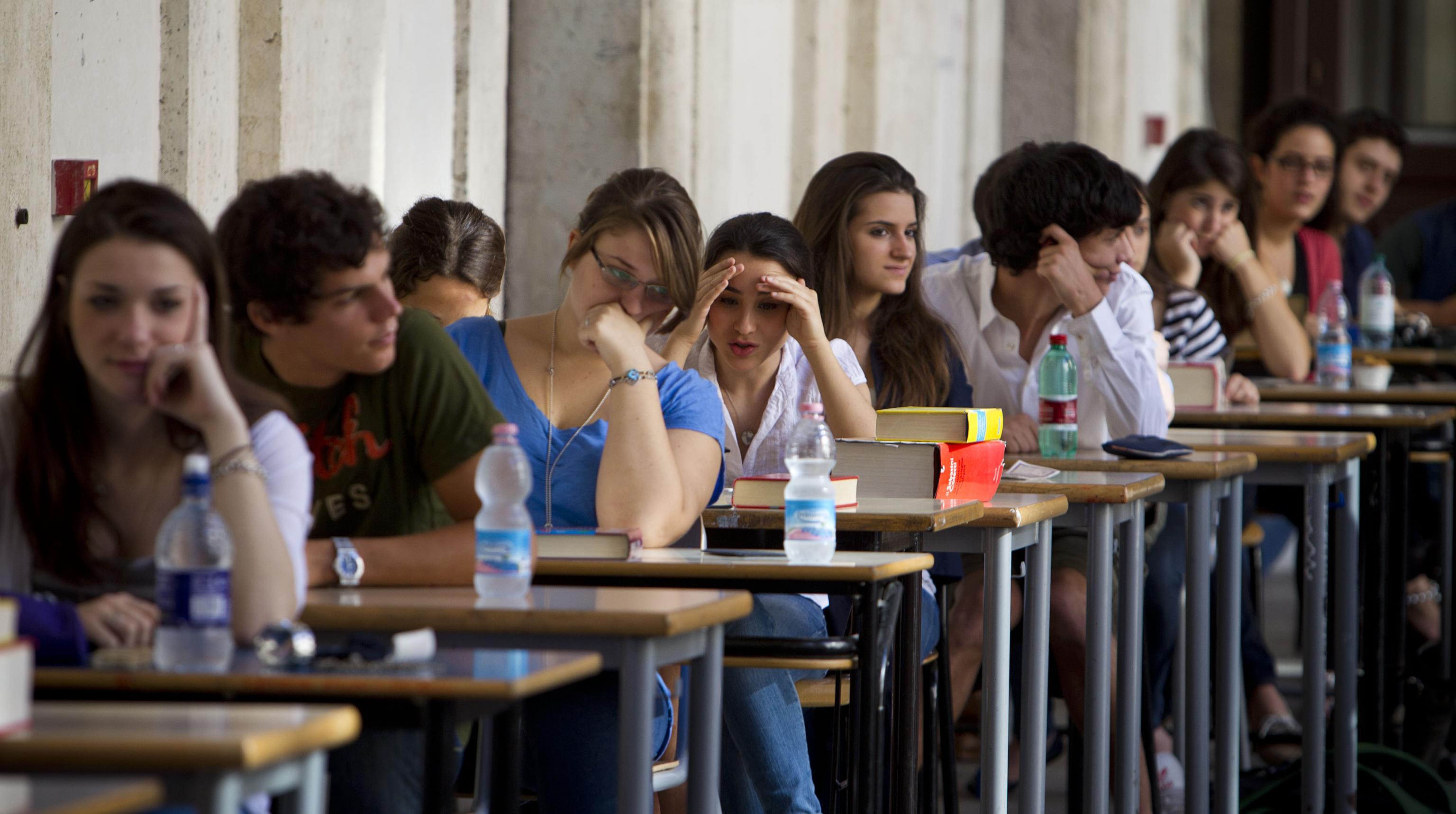 MATURITÀ 2016 – Si inizia il 22 giugno, ecco il calendario delle prove