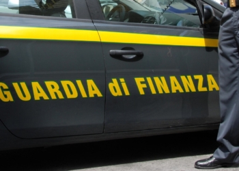 auto guardia di finanza