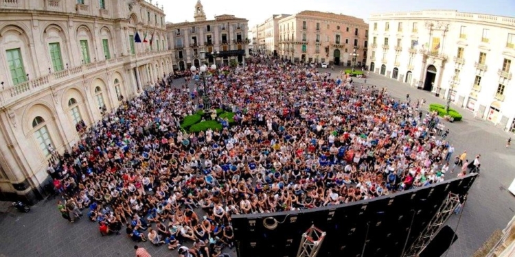 maxi schermo piazza università