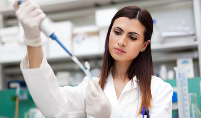 female scientist doing a test in a laboratory