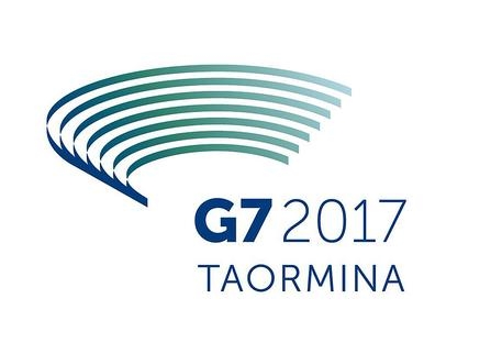 renzi svela logo g7 sagoma anfiteatro su scritta taormina