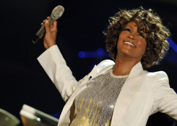 US singer Whitney Houston performs on stage during the 183rd edition of the TV show presented by  "Wetten, dass..?" (Let's Make a Bet) on October 3, 2009 in Freiburg, southern Germany.          AFP PHOTO   DDP/ JOERG KOCH          GERMANY OUT (Photo credit should read JOERG KOCH/AFP/Getty Images)