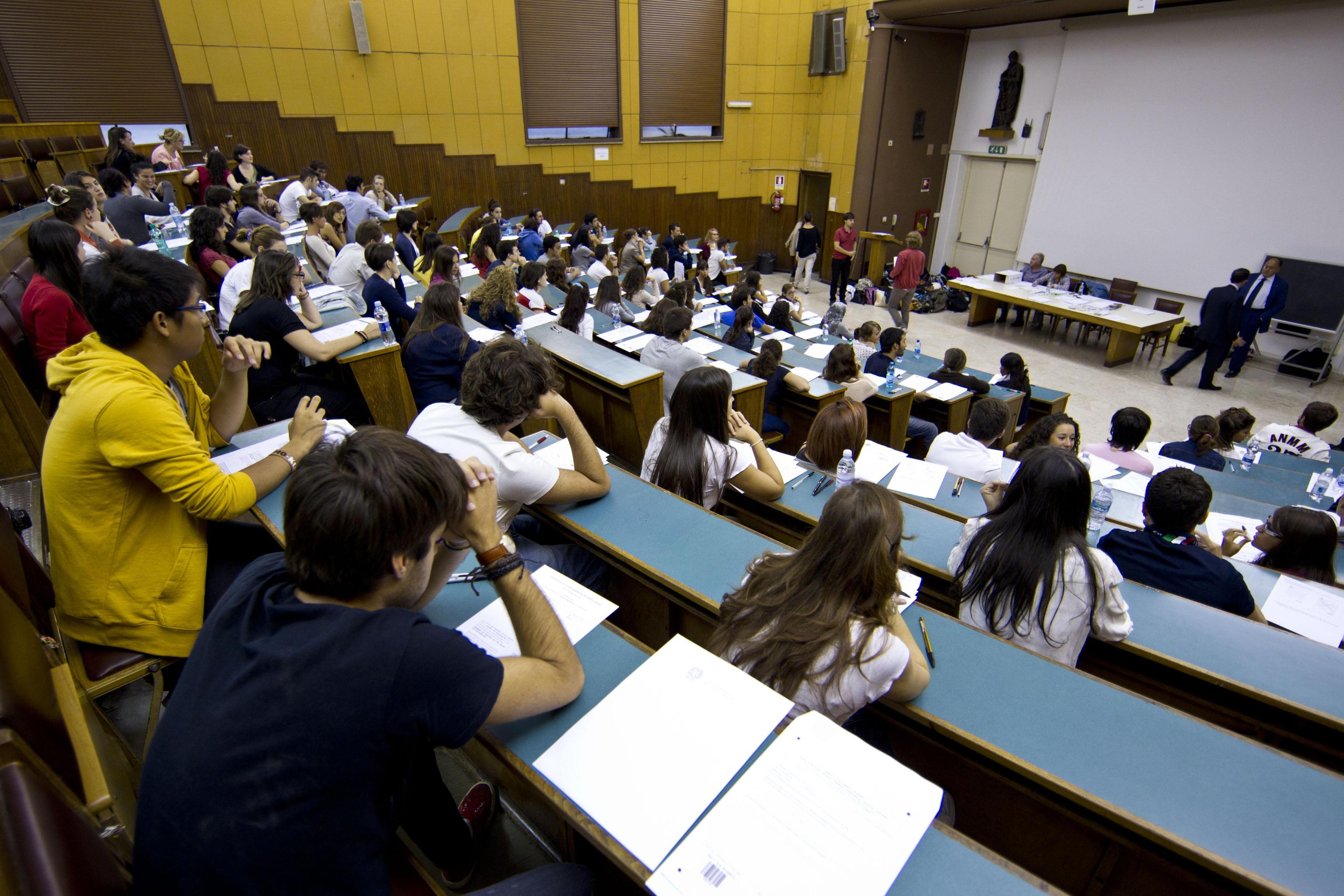 UNIVERSITÀ – Voti più bassi se gli studenti usano un linguaggio sessista