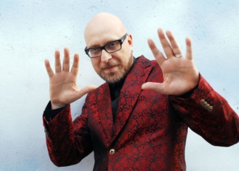 (KIKA) - MILANO - Mario Biondi  stato ospite del programma in onda su Rai 2 London 2.0. Il Barry White italiano, reduce da ben 6 sold out a Londra,  in tour nelle principali citt italiane. Gli appassionati milanesi potranno vedere la performance del cantante catanese al Teatro gli Arcimboldi il 4 aprile. Biondi presenter il nuovo album Due, uscito nel novembre scorso. In scaletta non mancheranno successi come If e This is what you are.