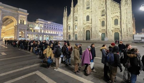 sold out i biglietti per la prima alla scala under 30 in fila tutta la notte