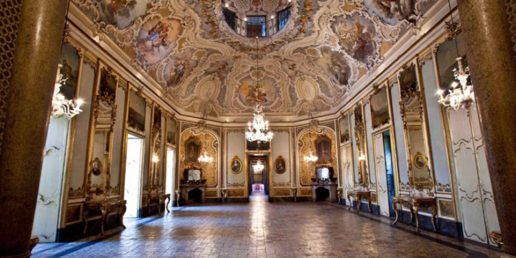 catania palazzo biscari storia e curiosità del fiore allocchiello della città