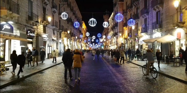 catania lallestimento della città in prossimità delle feste