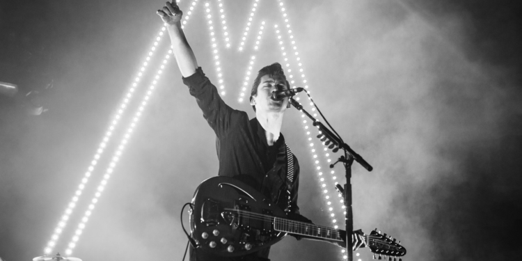 alext turner live on am tour