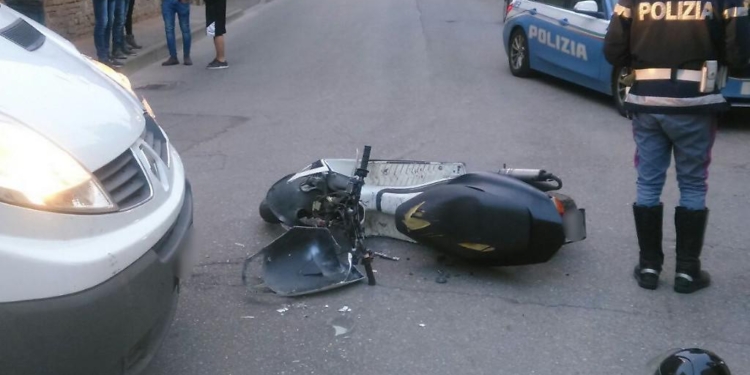 incidente furgone scooter