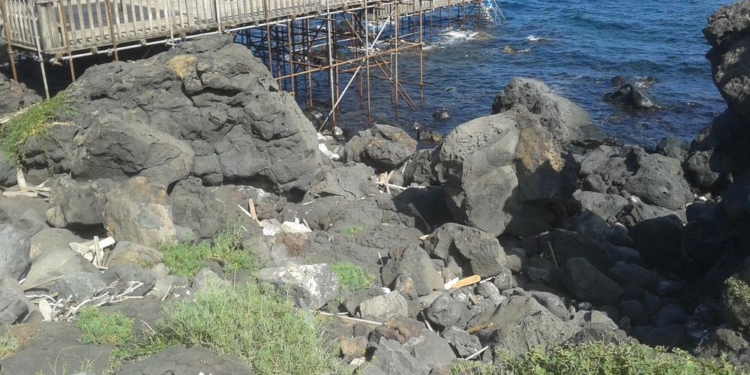 scoglio gabbiano bomba catania