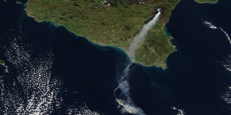 sicilia etna spazio