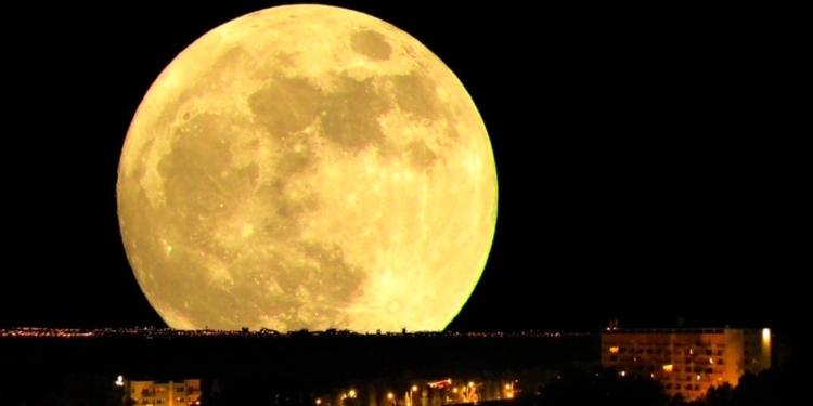 superluna settembre 2023