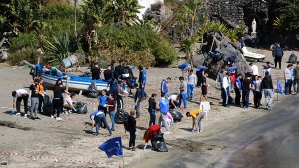 pulizia spiaggia ognina