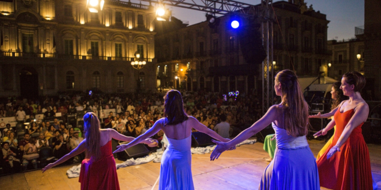 italy night event for the world refugee day