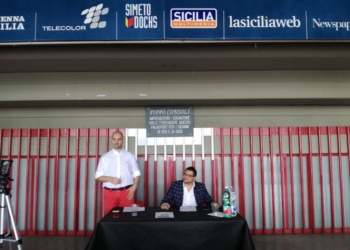 In conferenza stampa Giuseppe Rapisarda chiarisce i dubbi sul futuro del palazzetto.