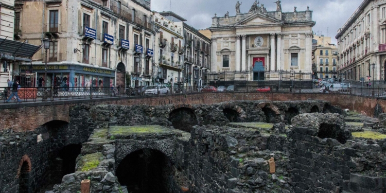 anfiteatro romano catania scolaresca scomparsa