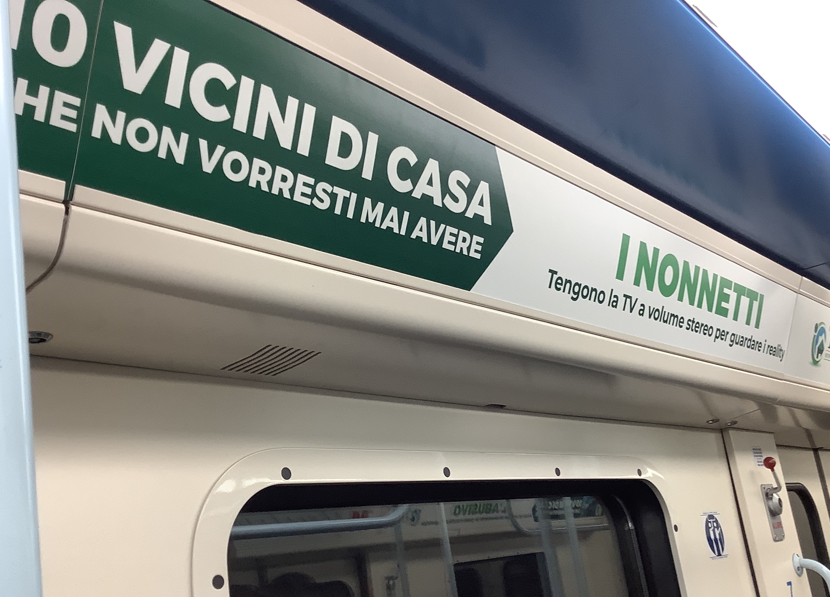 Catania, rimosso lo spot in metro contro i nonnetti: “Non volevamo offendere”