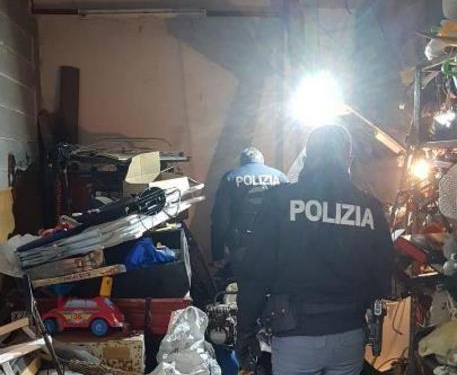 ps sequestra discarica abusiva in bottega comune di catania