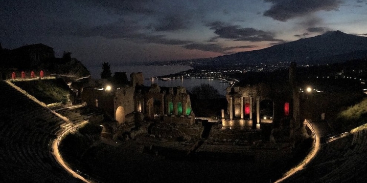 coronavirus teatro antico taormina