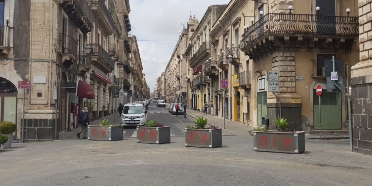 catania fioriere piazza duomo