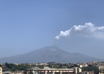 Etna eruzione cenere