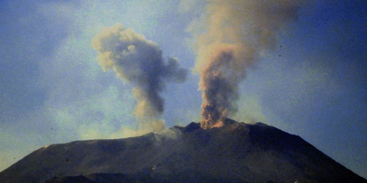 etna emissione cenere