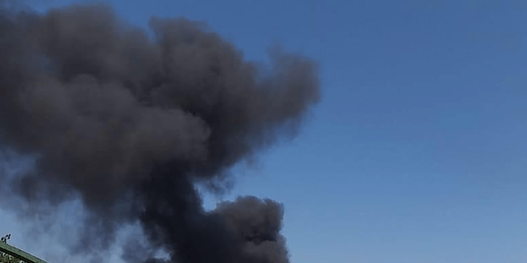 incendio aci santantonio fumo nero