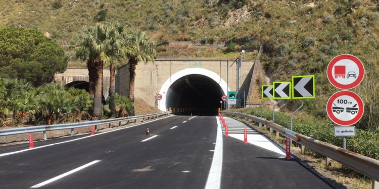 catania messina tunnel taormina