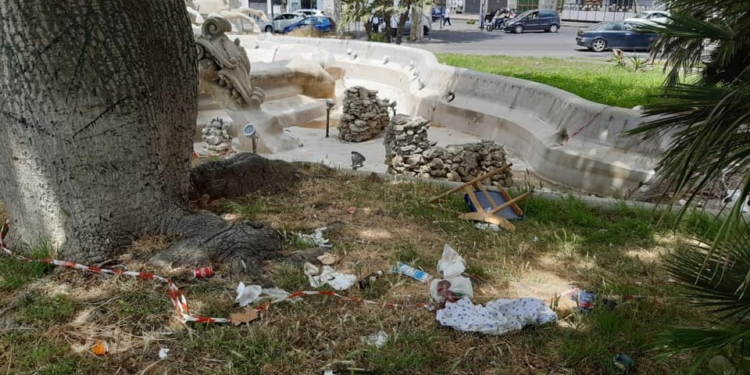 fontana proserpina vandalizzata 1