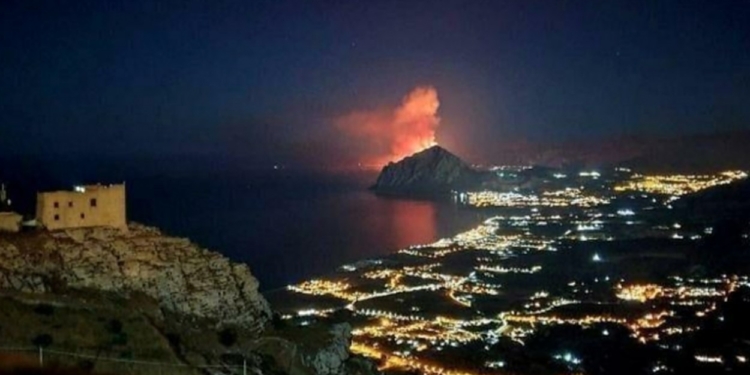 incendio trapani monte cofano