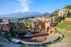 Teatro antico di Taormina ed Etna